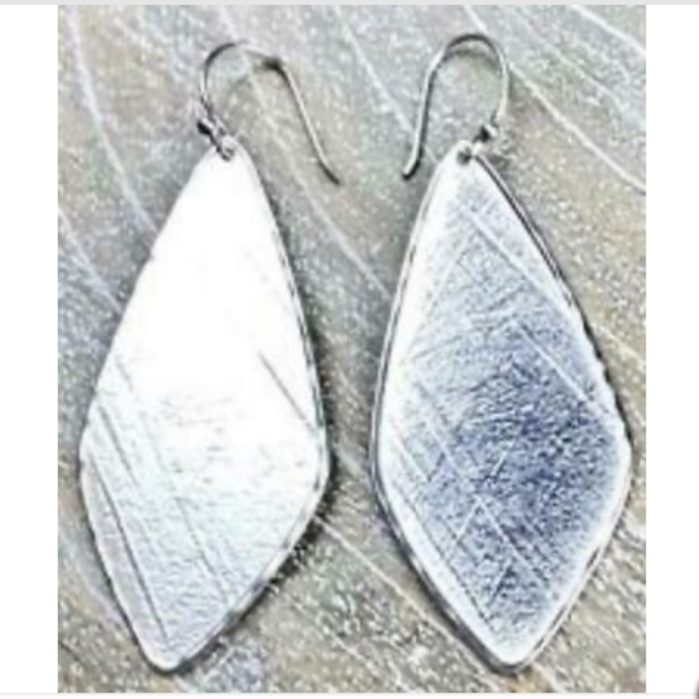 Silpada Etched Effect earrings